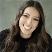 Profesora nativa de los Estados Unidos. Perfecta para dar clases de inglés a todos los niveles y español para principiantes.